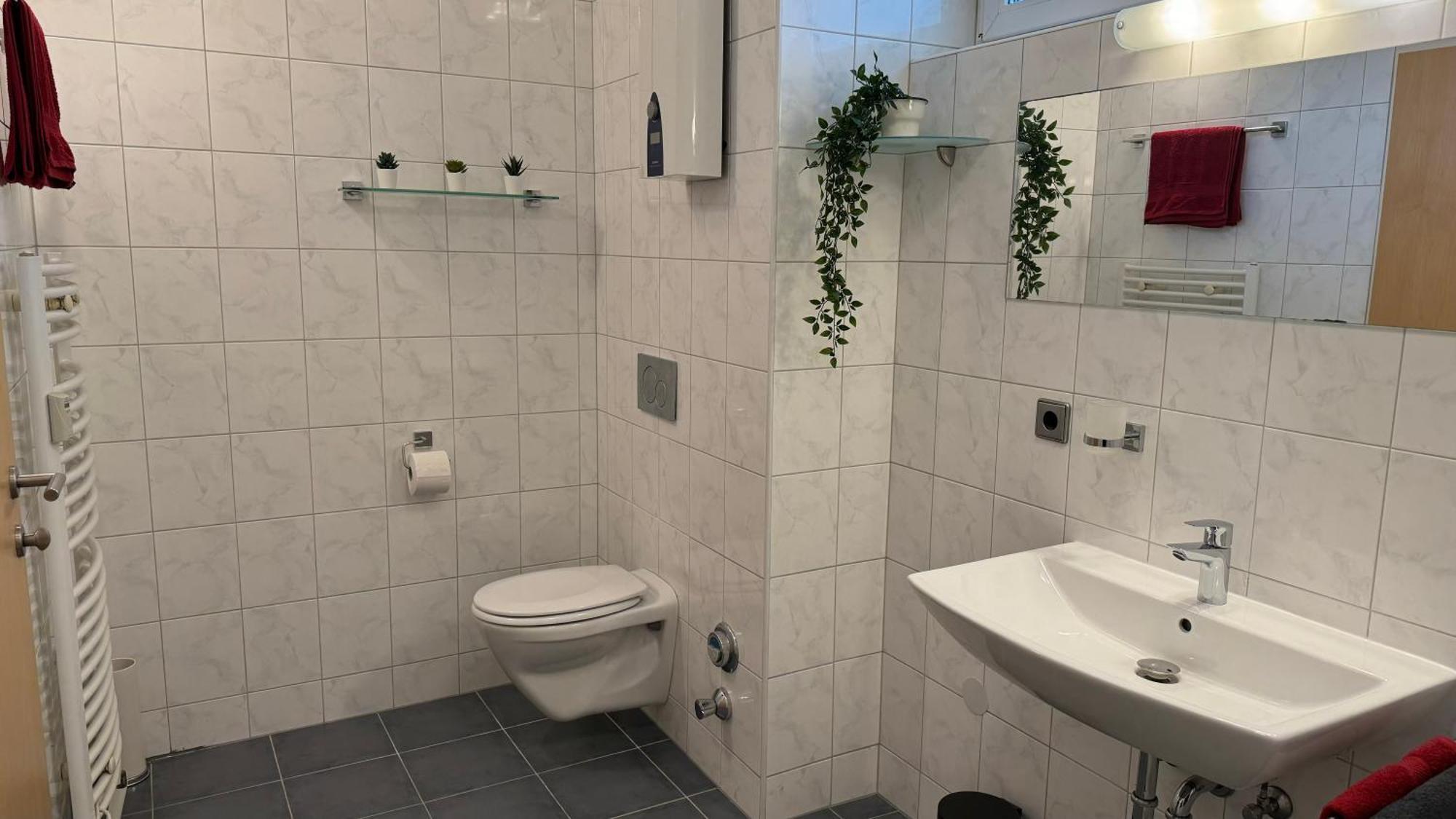 City Apartement Linz Fuer 5 Gaeste Mit Self-Checkin Und Kueche Esterno foto